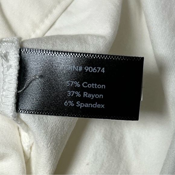 Boston Proper High Waist White Dress Shorts, side zipper closure - Picture 5 of 6